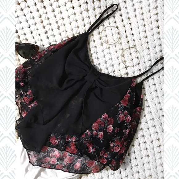 Floral Crop Top with Cute Bow Design - Picture 2 of 3